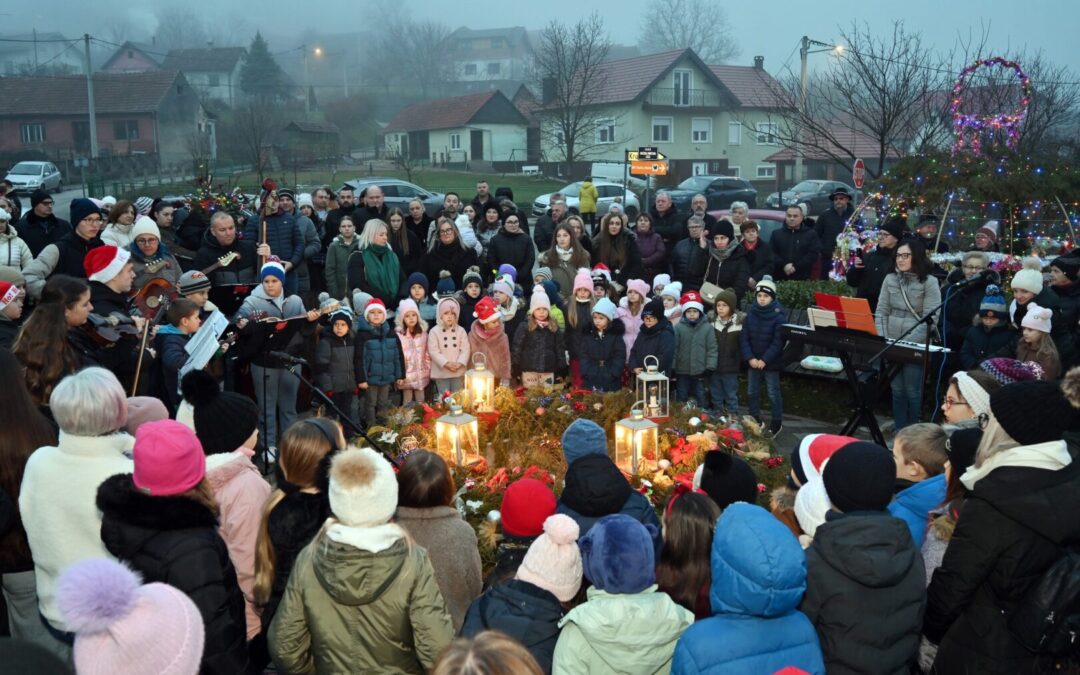 Upaljena 4. adventska svijeća